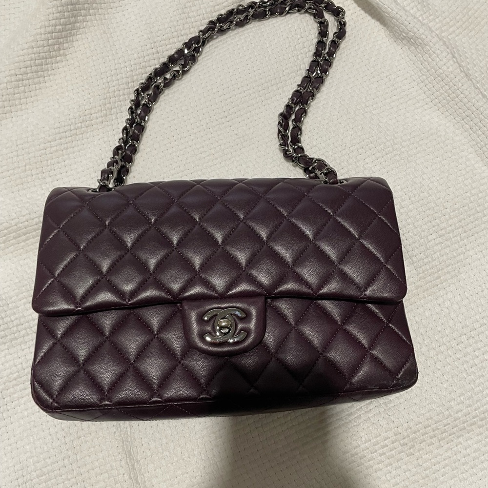 Beautiful Classic Double Flap in Cassie/Egg plant color Authentic